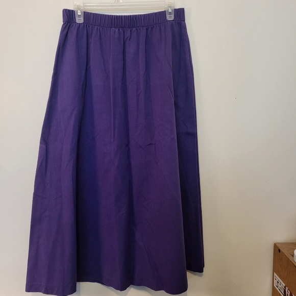 Iris 2 piece skirt and Vest hand painted set. Medium - Picture 7 of 9